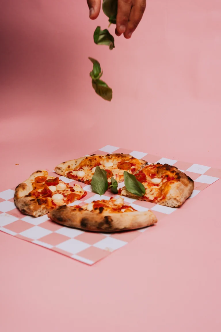 Pizza Wolke Mozza-Bella und Basilikum